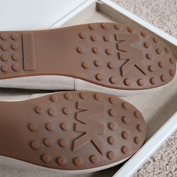 Michael Kors Champagne leather loafers - Picture 4 of 5